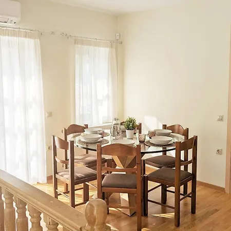 Traditional House Holiday home Lazarata